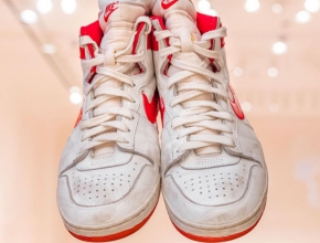 Nike Air Ship của Michael Jordan được bán với giá kỷ lục 1,47 triệu đô la